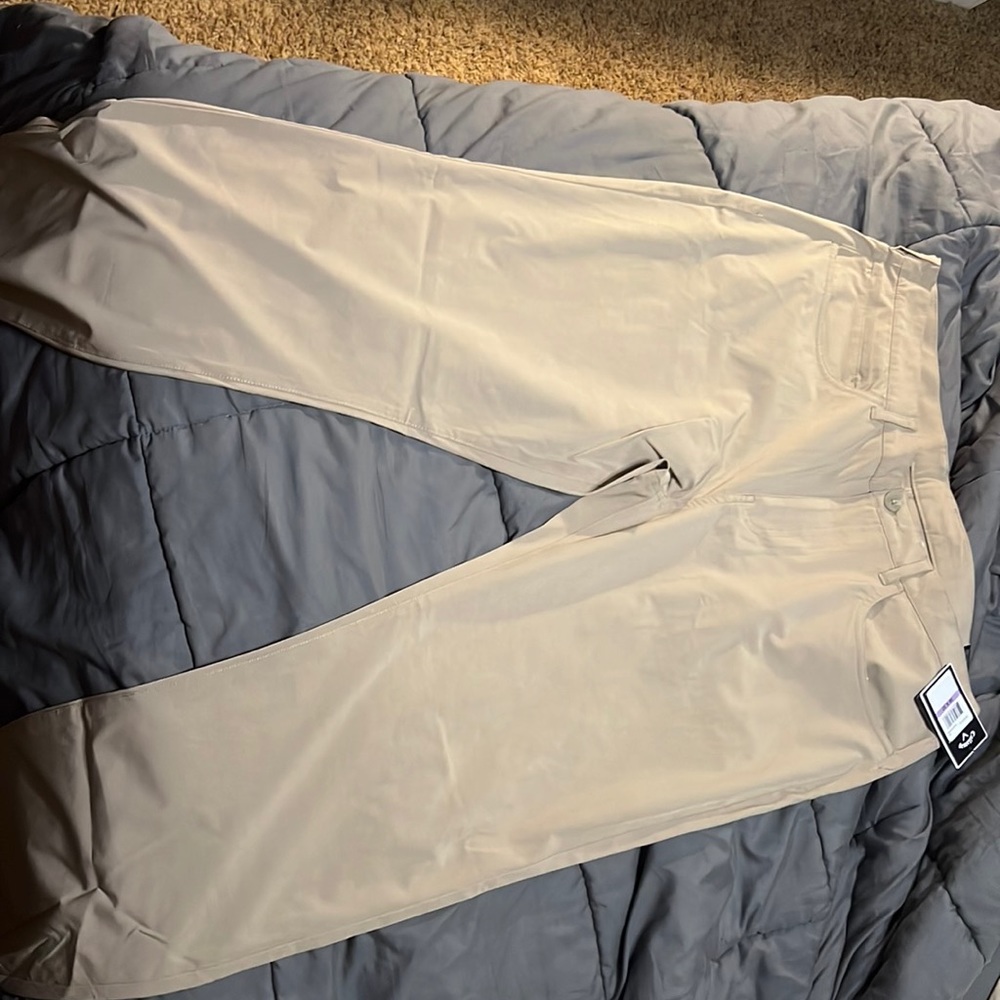 Callaway khaki men's golf pants. Never been worn. 38x32